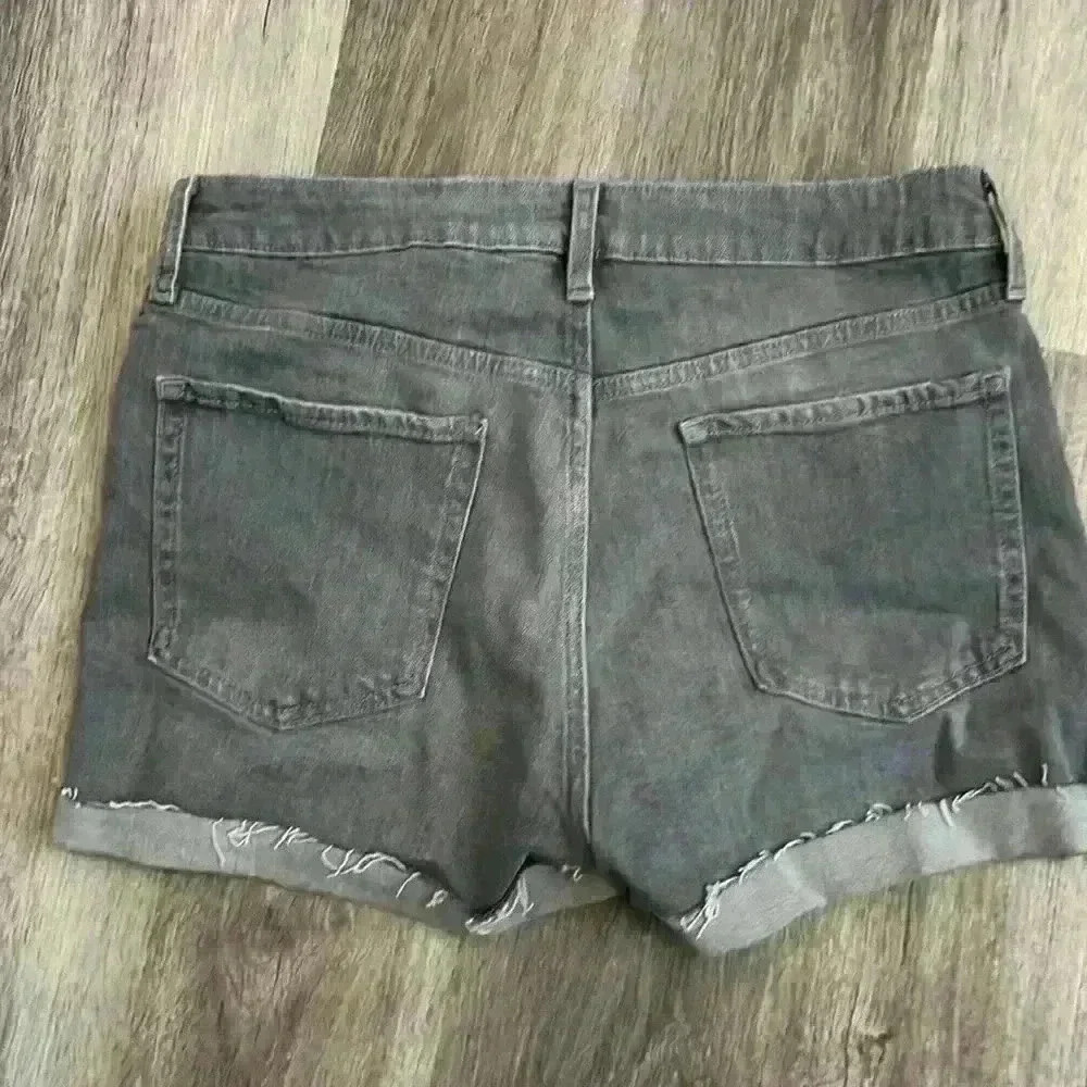 Old Navy O.G. Short High Rise distressed shorts - Picture 4 of 10